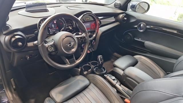 Mini Cabrio image 2