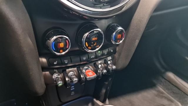 Mini Cabrio image 9