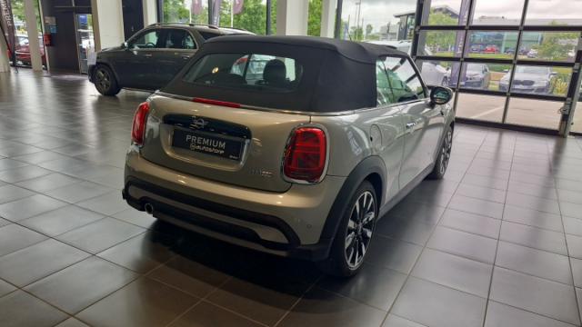 Mini Cabrio image 2