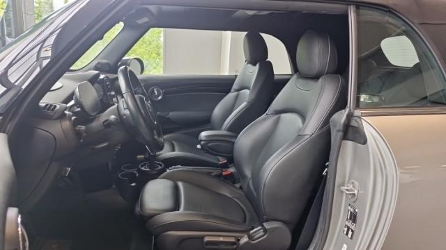 Mini Cabrio image 3
