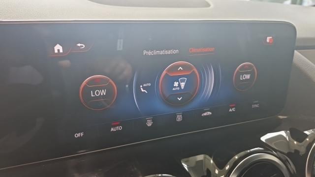 Mercedes Benz Gla image 1