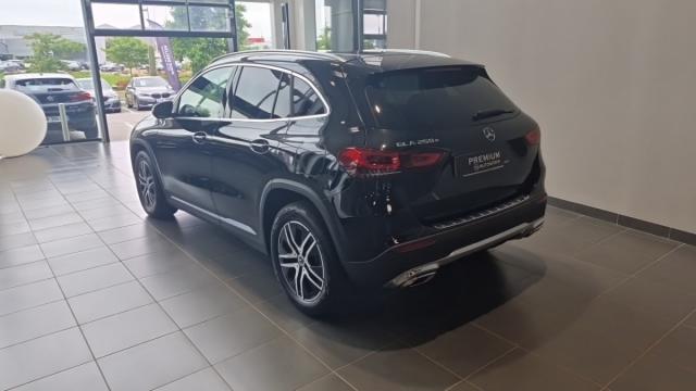 Mercedes Benz Gla image 5