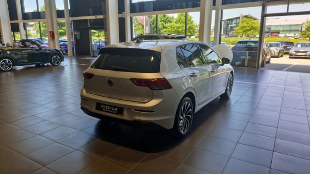 Volkswagen Golf image 8