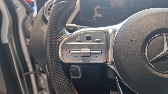 Mercedes Benz Gla image 5