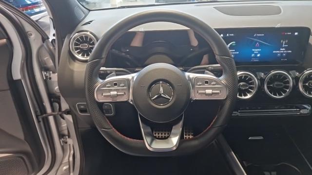 Mercedes Benz Gla image 9