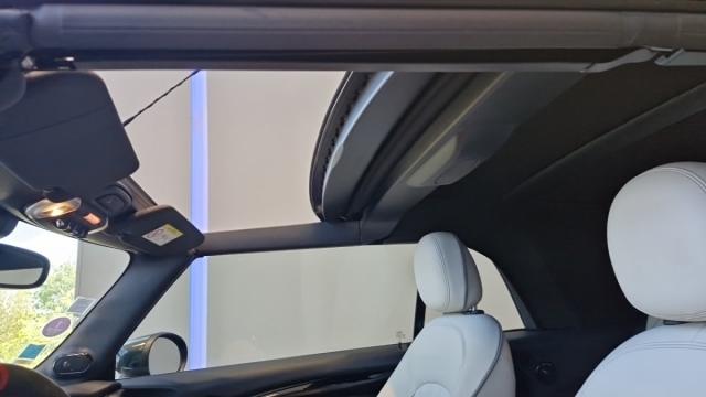 Mini Cabrio image 9