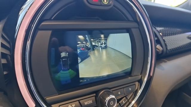 Mini Cabrio image 7