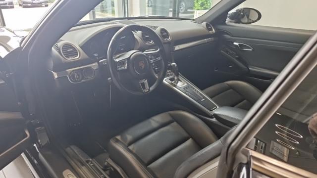 Porsche 718 Cayman image 5