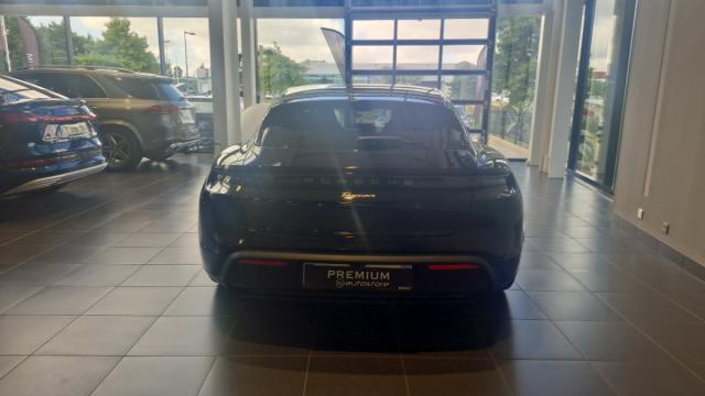 Porsche Taycan image 9