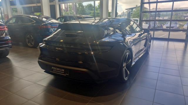 Porsche Taycan image 4
