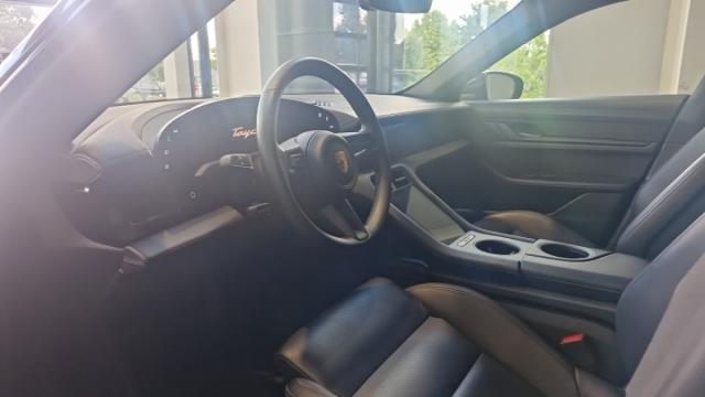 Porsche Taycan image 8