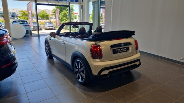 Mini Cabrio image 3