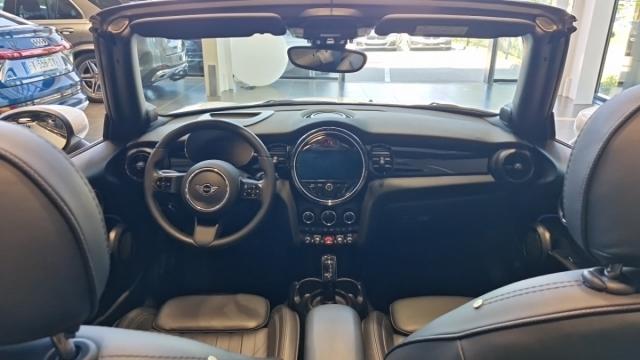 Mini Cabrio image 9