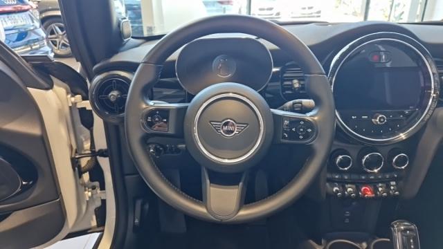 Mini Cabrio image 7