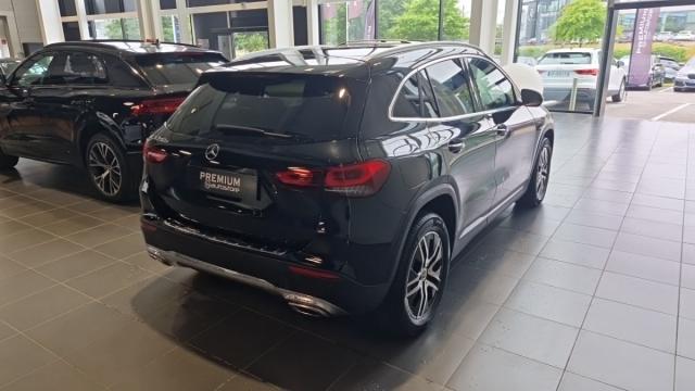 Mercedes Benz Gla image 1