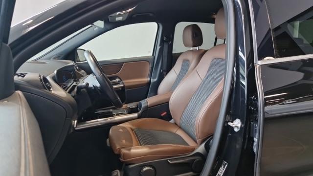 Mercedes Benz Gla image 8