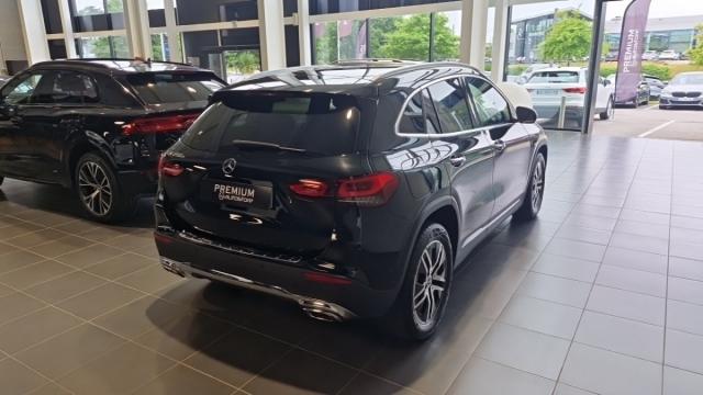 Mercedes Benz Gla image 9