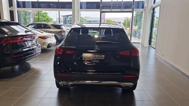 Mercedes Benz Gla image 3