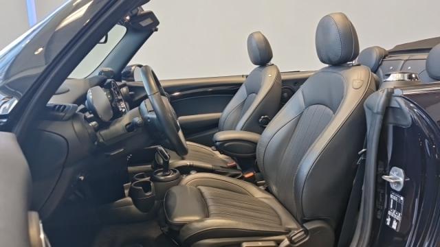 Mini Cabrio image 4