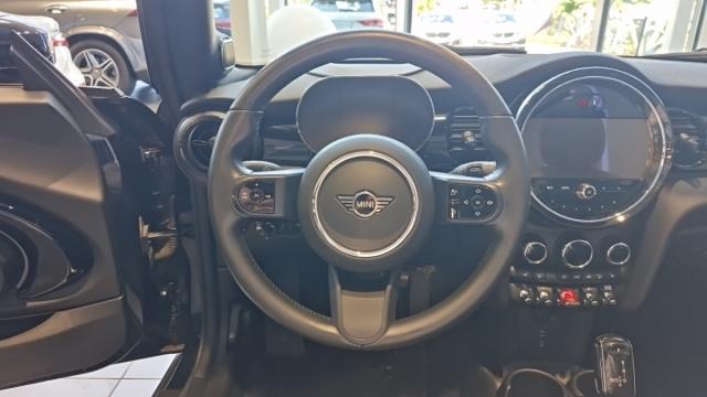 Mini Cabrio image 2