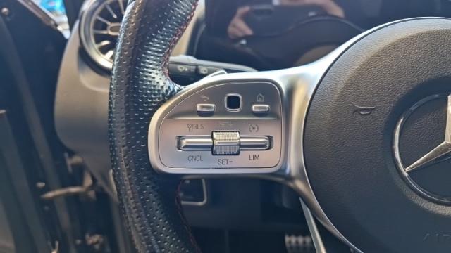 Mercedes Benz Glb image 2