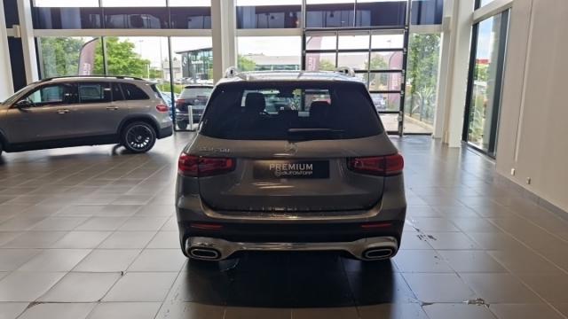 Mercedes Benz Glb image 2