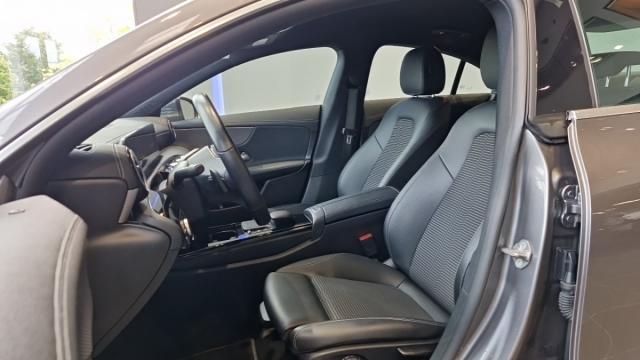 Mercedes Benz Cla image 8
