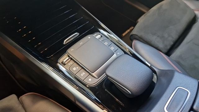 Mercedes Benz Glb image 5