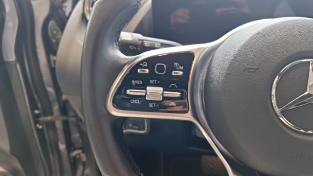 Mercedes Benz Gla image 8