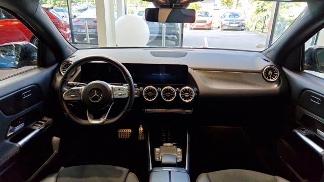 Mercedes Benz Gla image 9