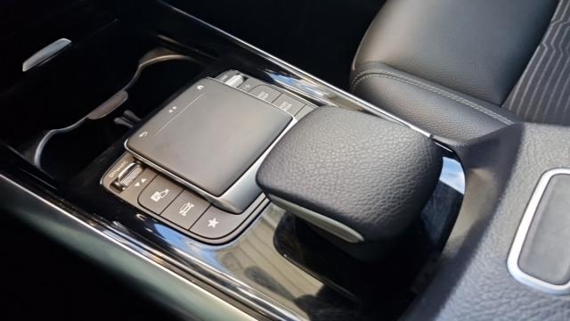 Mercedes Benz Gla image 7
