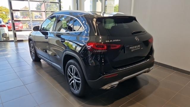 Mercedes Benz Gla image 8