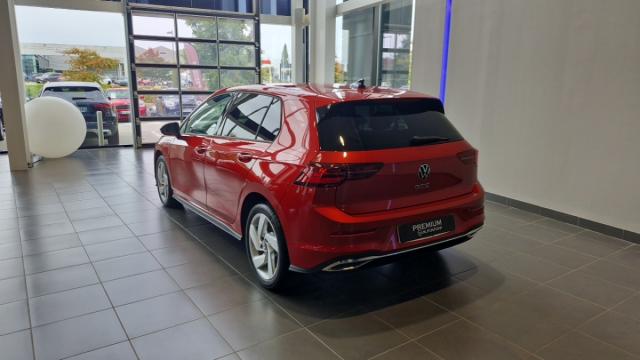 Volkswagen Golf image 8