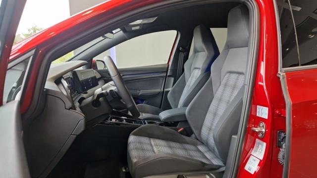 Volkswagen Golf image 7