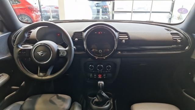 Mini Clubman image 1