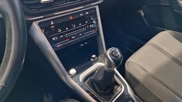 Volkswagen T-Roc image 2