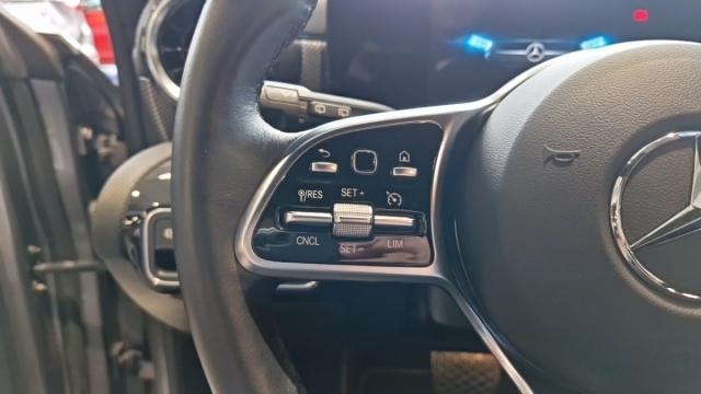 Mercedes Benz Cla Shooting Brake image 8