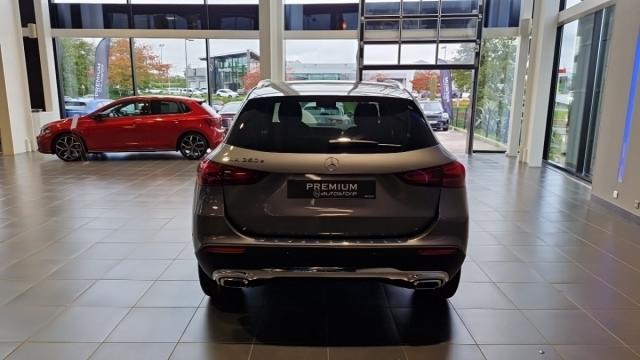 Mercedes Benz Gla image 2