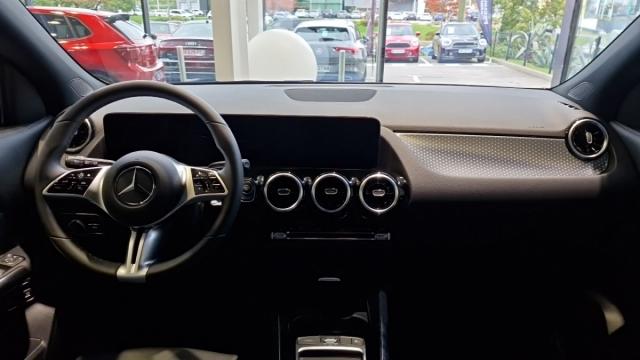 Mercedes Benz Gla image 1