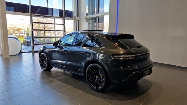 Porsche Macan image 9