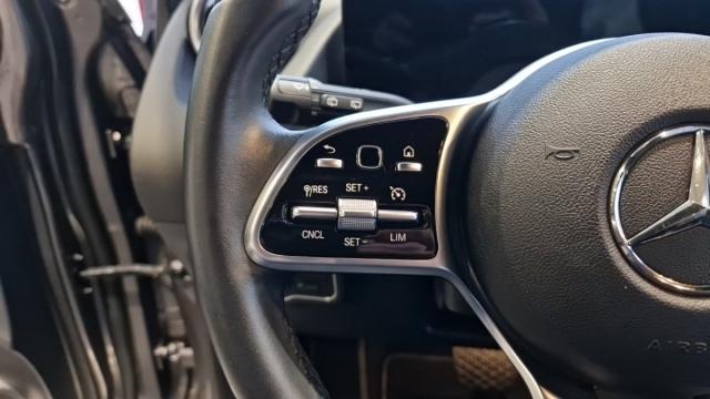 Mercedes Benz Gla image 6