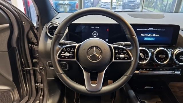 Mercedes Benz Gla image 1