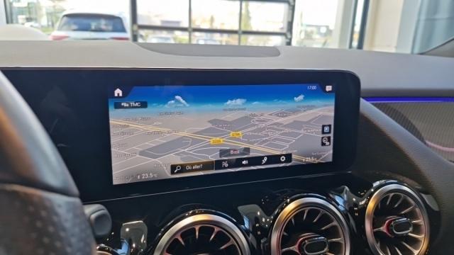 Mercedes Benz Gla image 1