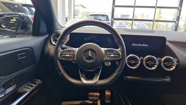 Mercedes Benz Gla image 8