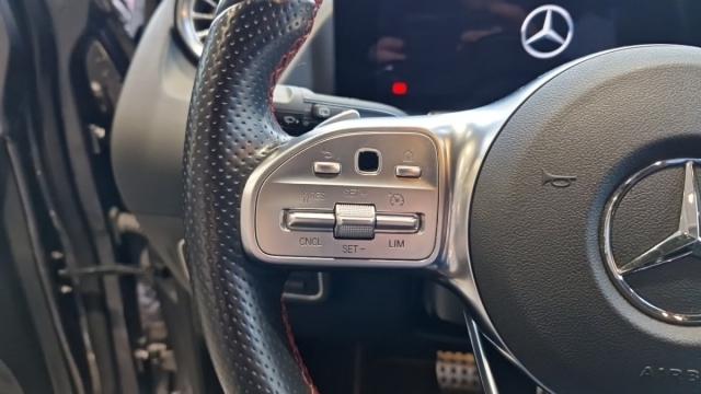 Mercedes Benz Gla image 1