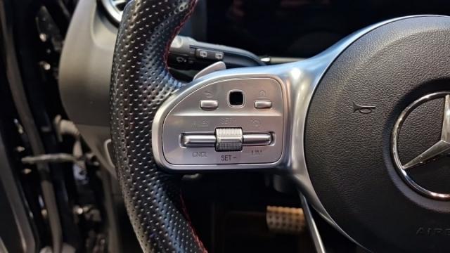 Mercedes Benz Gla image 5