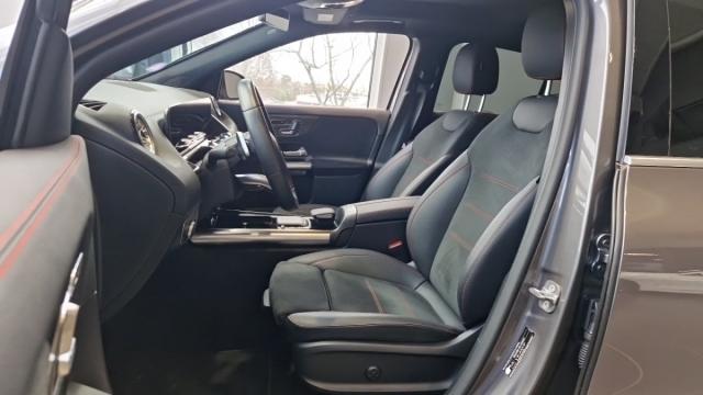 Mercedes Benz Gla image 2