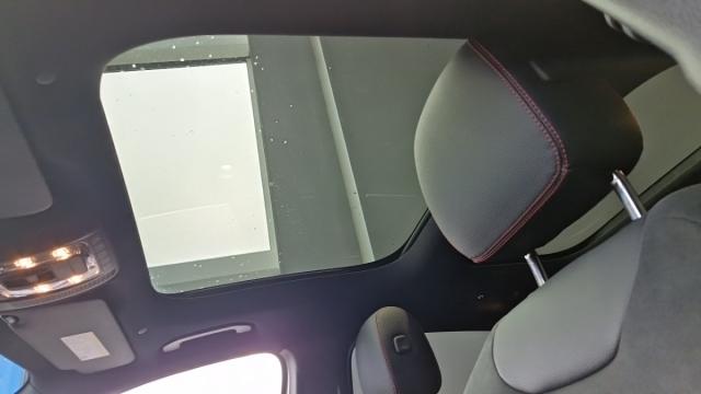 Mercedes Benz Gla image 1