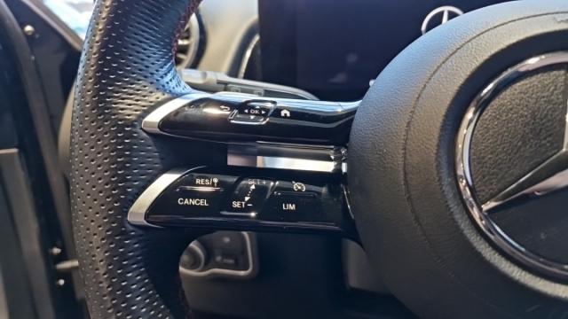 Mercedes Benz Glb image 3