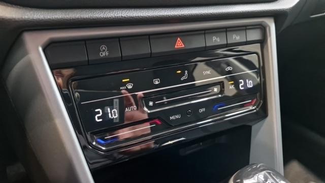 Volkswagen T-Roc image 3